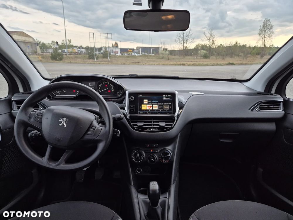 Peugeot 208 - 15