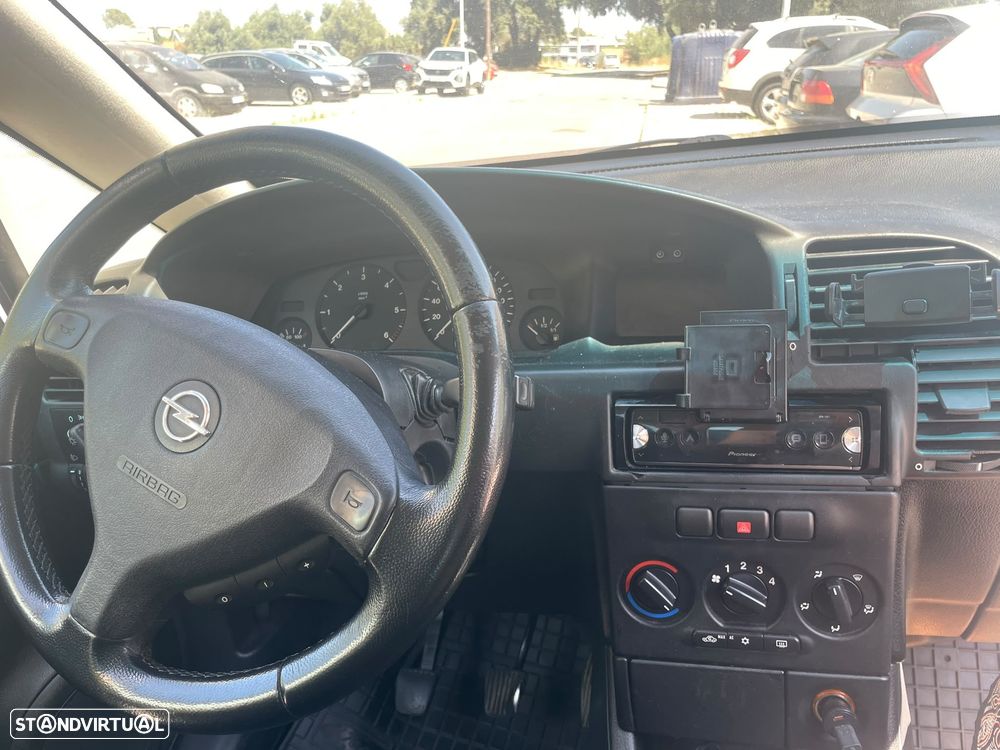 Opel Zafira 2.0 DTi - 3