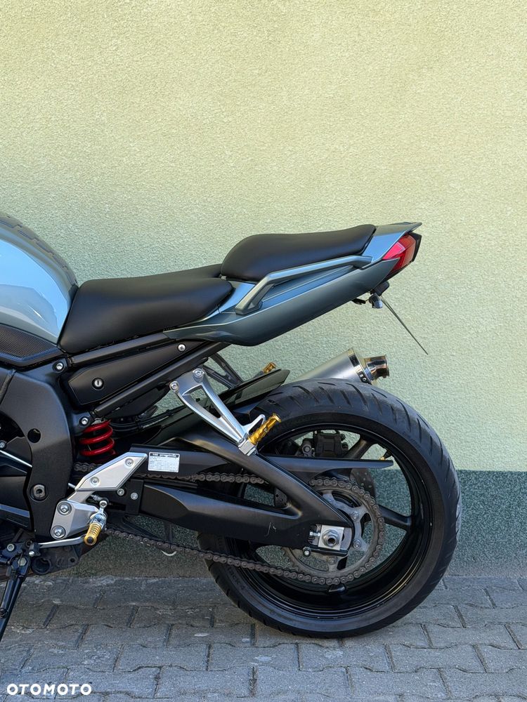 Yamaha FZ - 23
