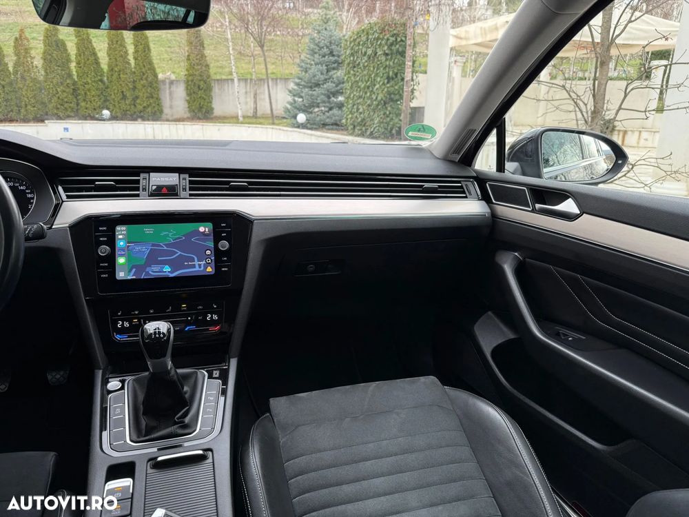 Volkswagen Passat 2.0 TDI SCR Elegance - 12