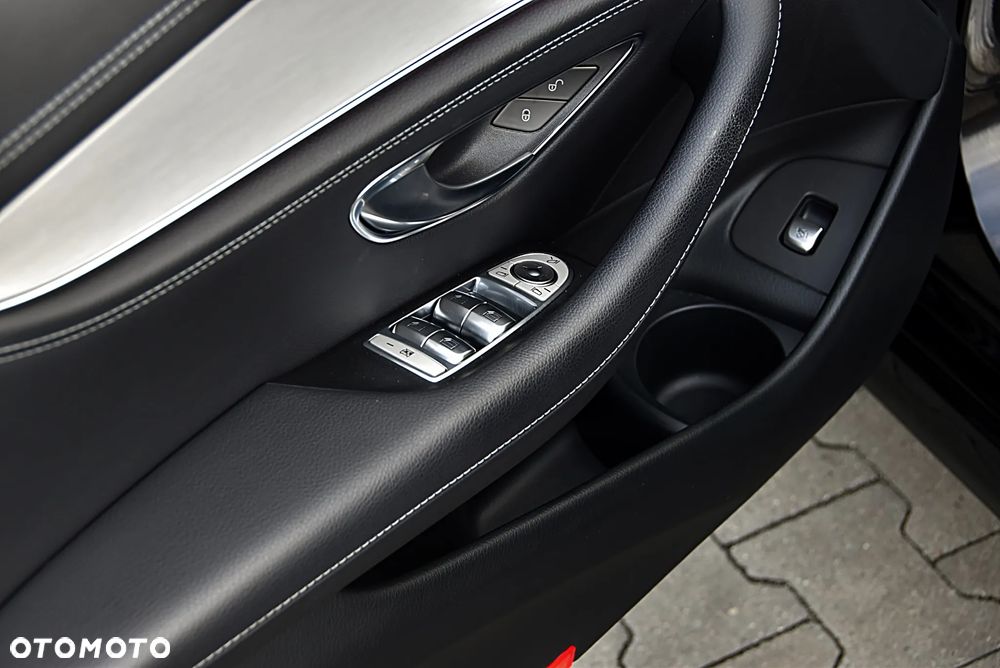 Mercedes-Benz Klasa E 220 d 4-Matic 9G-TRONIC - 38