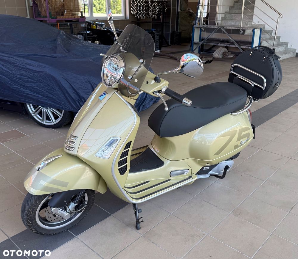 Vespa GTS - 12
