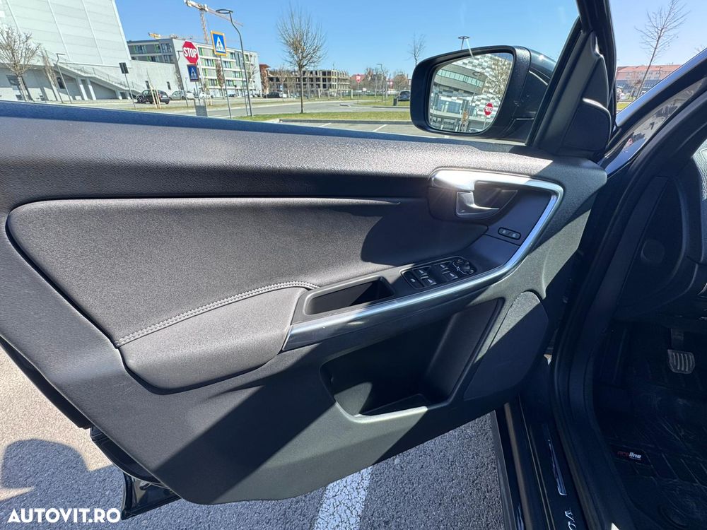 Volvo XC 60 D3 Momentum - 11