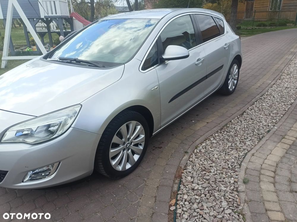 Opel Astra 1.6 150 Jahre - 2