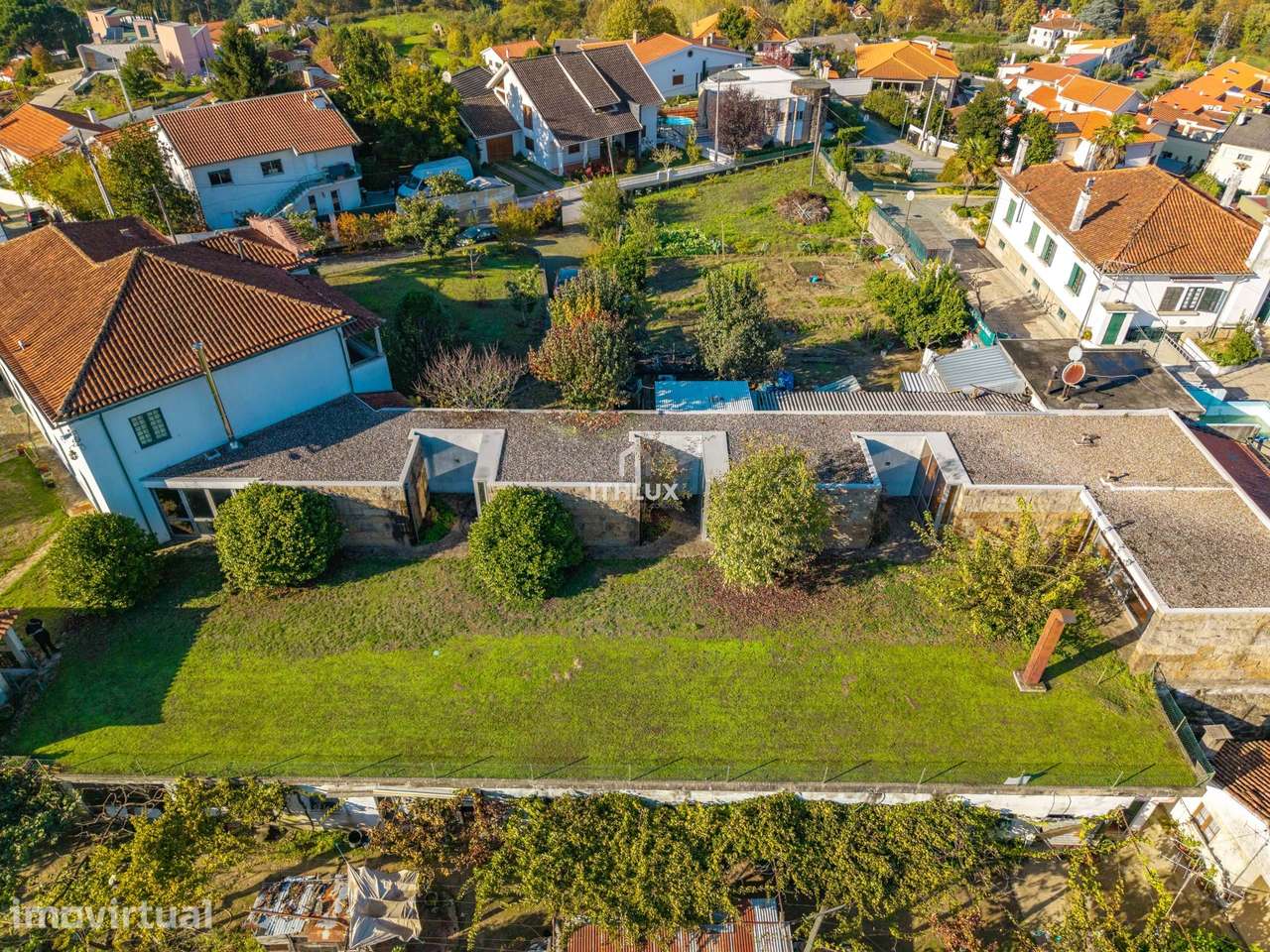 Quinta Senhorial com 718 m2 de construção, terreno 1.984 m2, próxima d - Grande imagem: 2/32