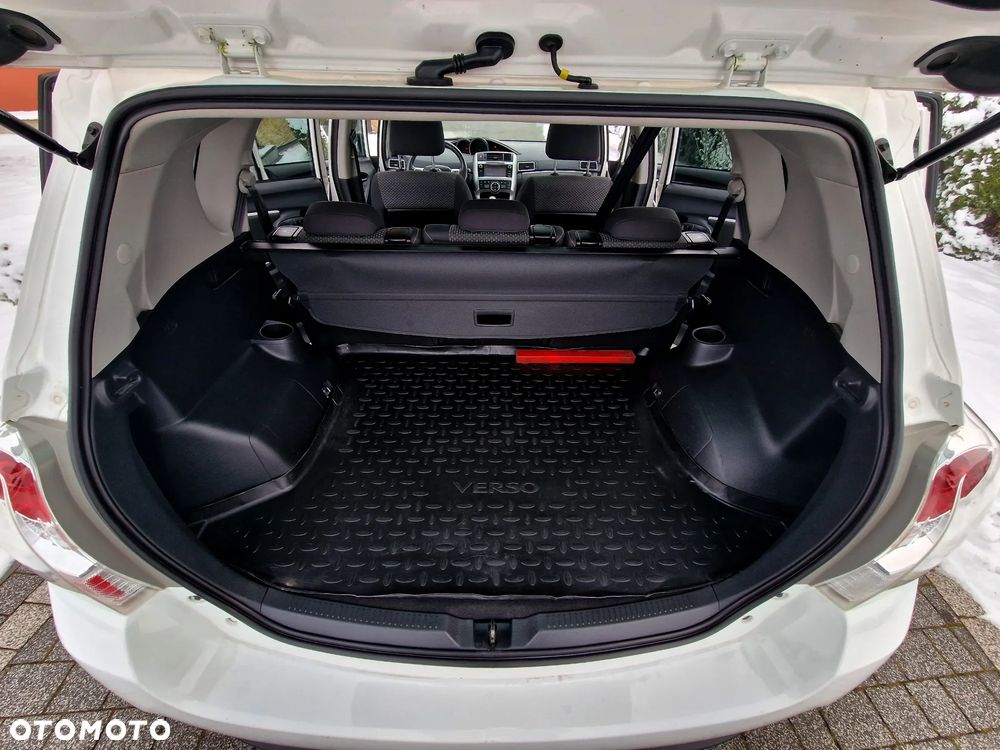 Toyota Verso 1.6 Premium - 23