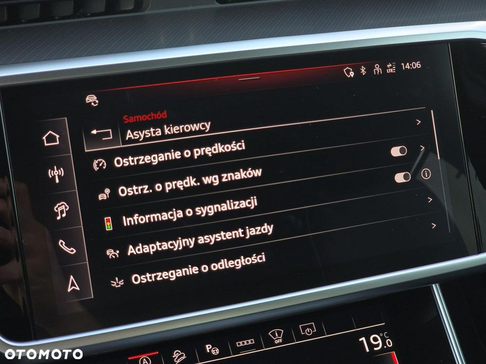 Audi A6 Allroad - 32