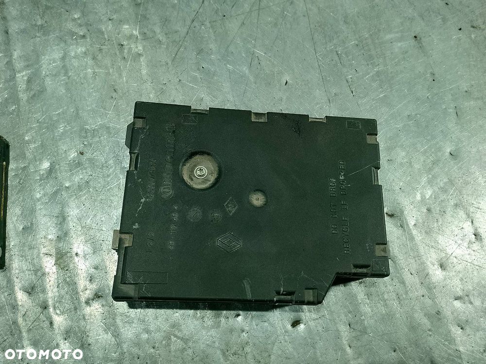 CZYTNIK KART RENAULT CLIO IV ( 12- ) 285903438R 1.5 dci - 5