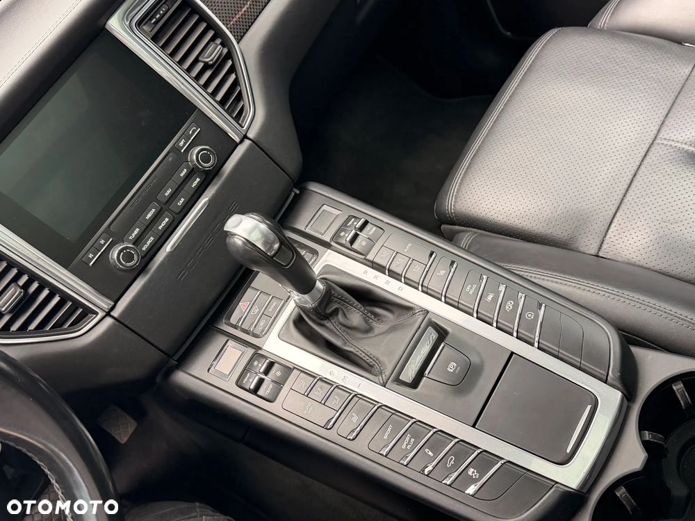 Porsche Macan - 8
