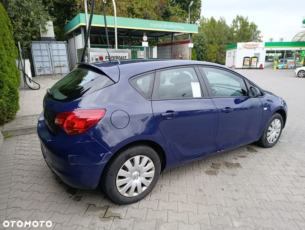 Opel Astra - 16