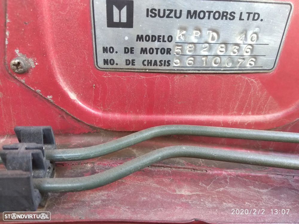 Isuzu PickUp - 4
