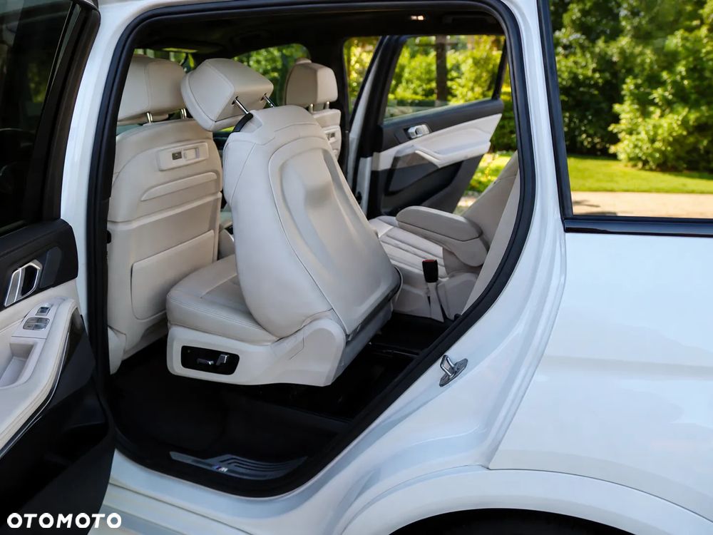 BMW X7 M50i sport - 26