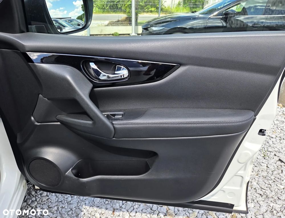 Nissan Qashqai 1.6 DIG-T N-Vision - 36