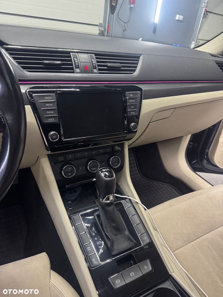 Skoda Superb 2.0 TDI DSG Style - 16