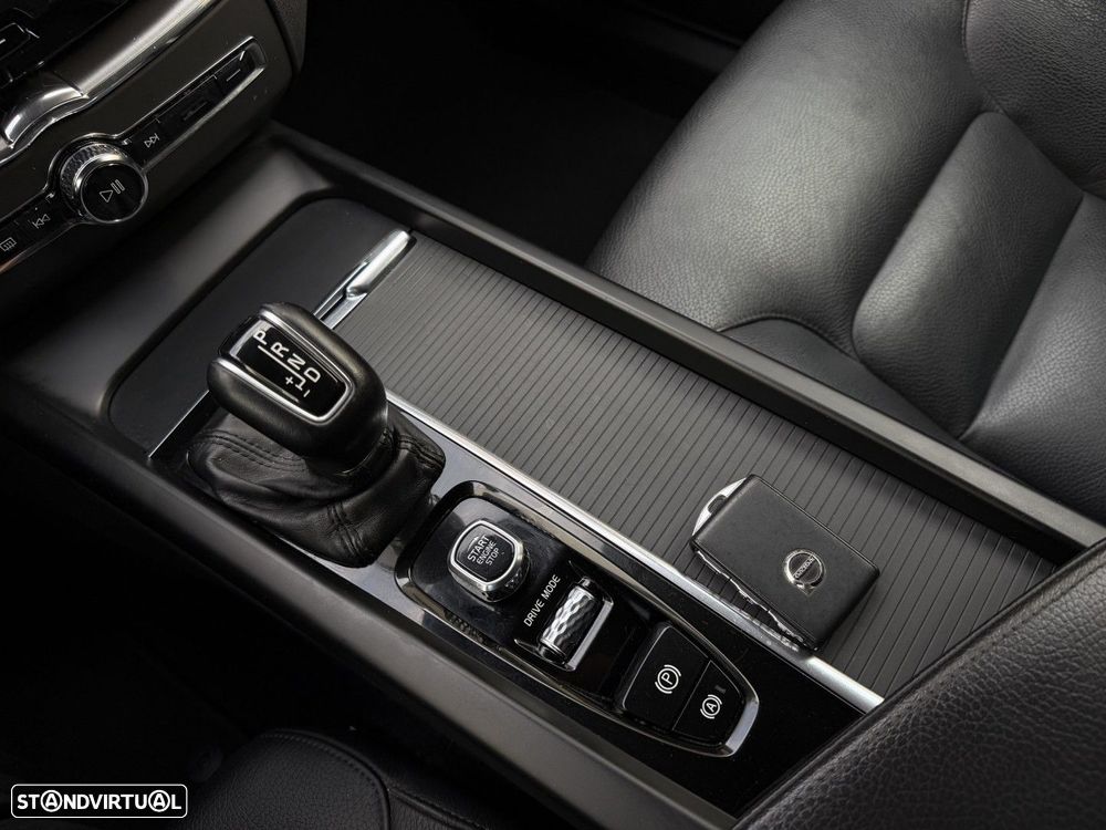 Volvo XC 60 2.0 D4 Momentum Plus Geartronic - 30