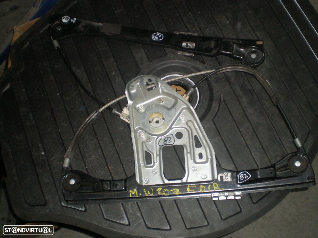 Elevador Sem Motor A2037202446 MERCEDES W203 2002 4P FD - 1