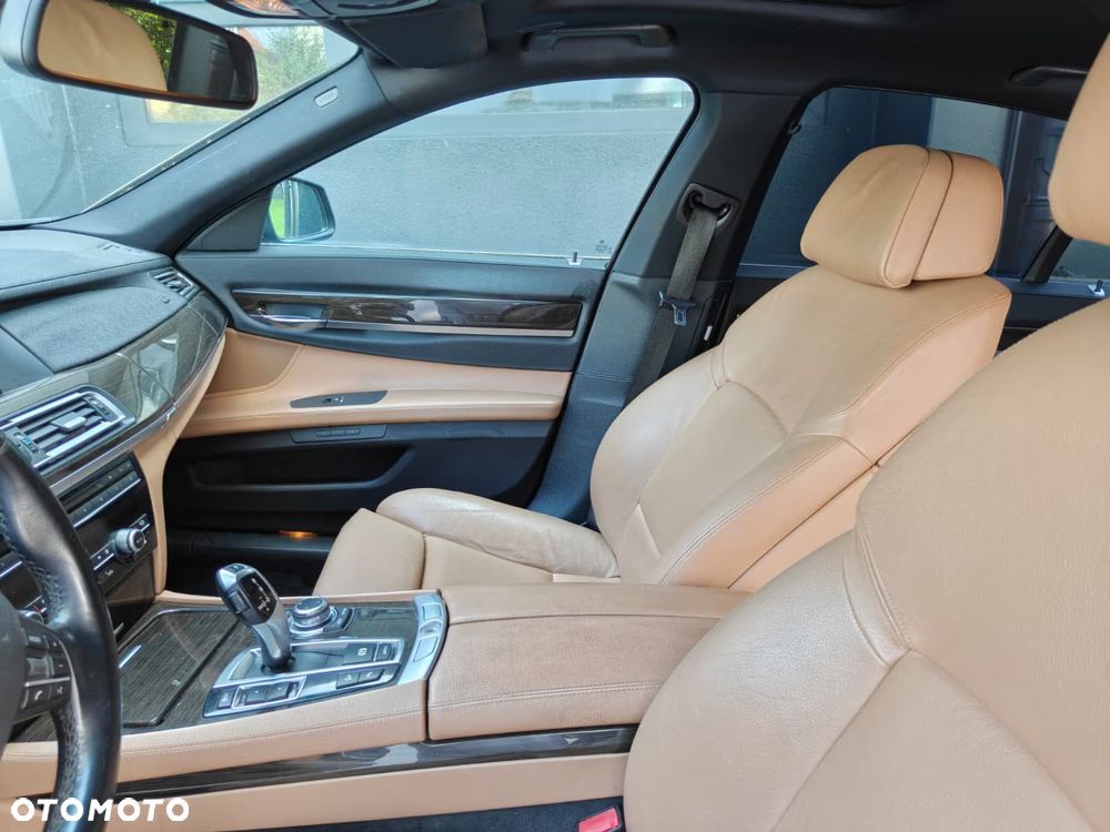 BMW Seria 7 740d xDrive - 3