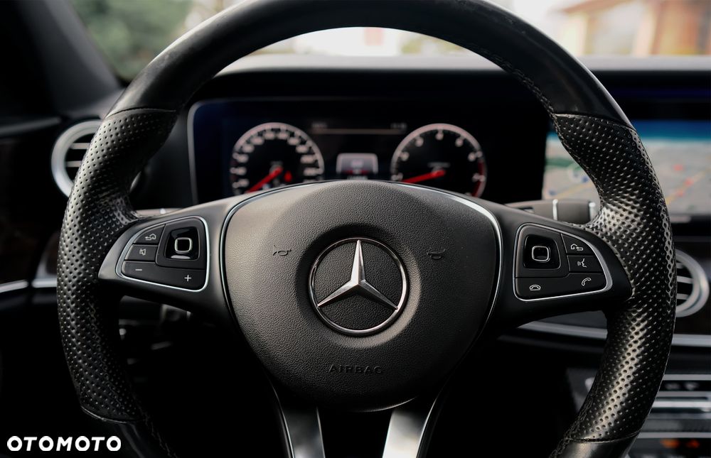Mercedes-Benz Klasa E 300 9G-TRONIC - 21