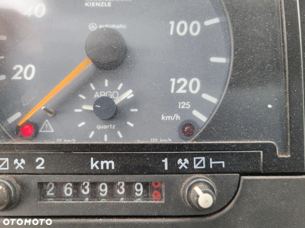 Mercedes-Benz 810D - 13
