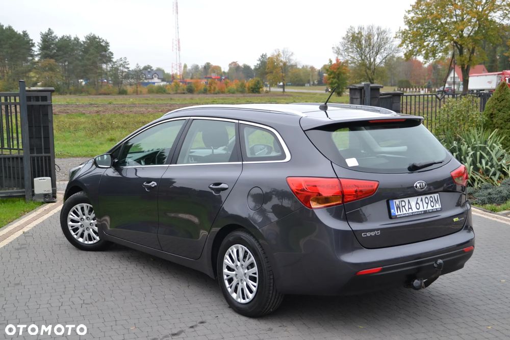 Kia Ceed 1.6 GDI Dream Team Edition - 16