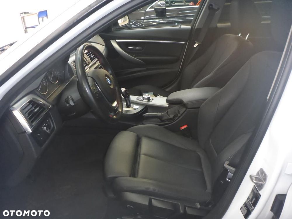 BMW Seria 3 318i Sport Line - 7