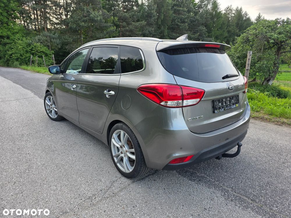 Kia Carens - 2