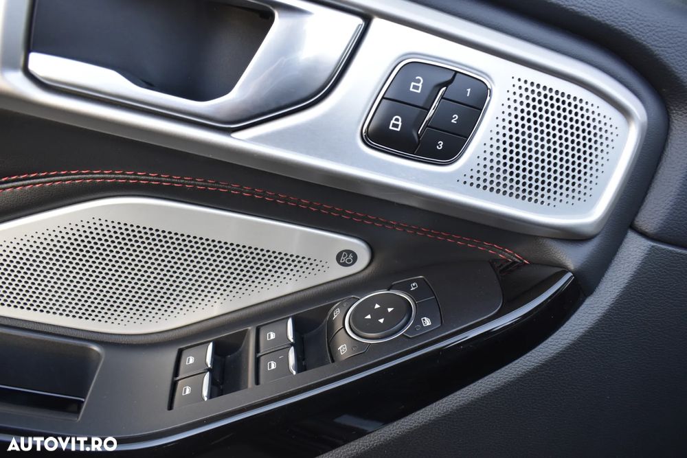 Ford Explorer 3.0 PHEV ST-Line - 32