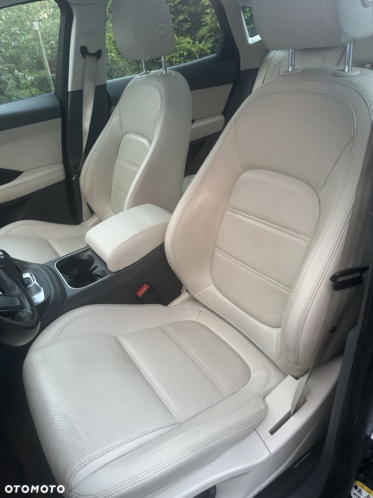 Jaguar E-Pace D150 AWD R-Dynamic S - 18