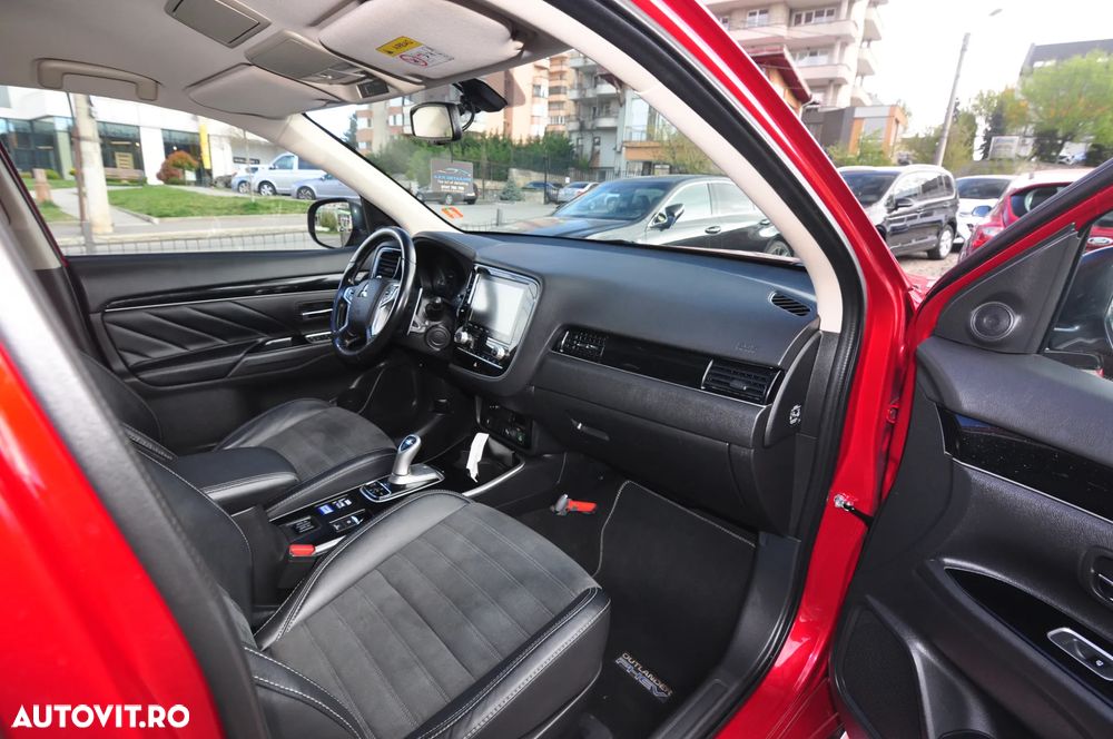 Mitsubishi Outlander 2.4 4WD CVT Intense - 17