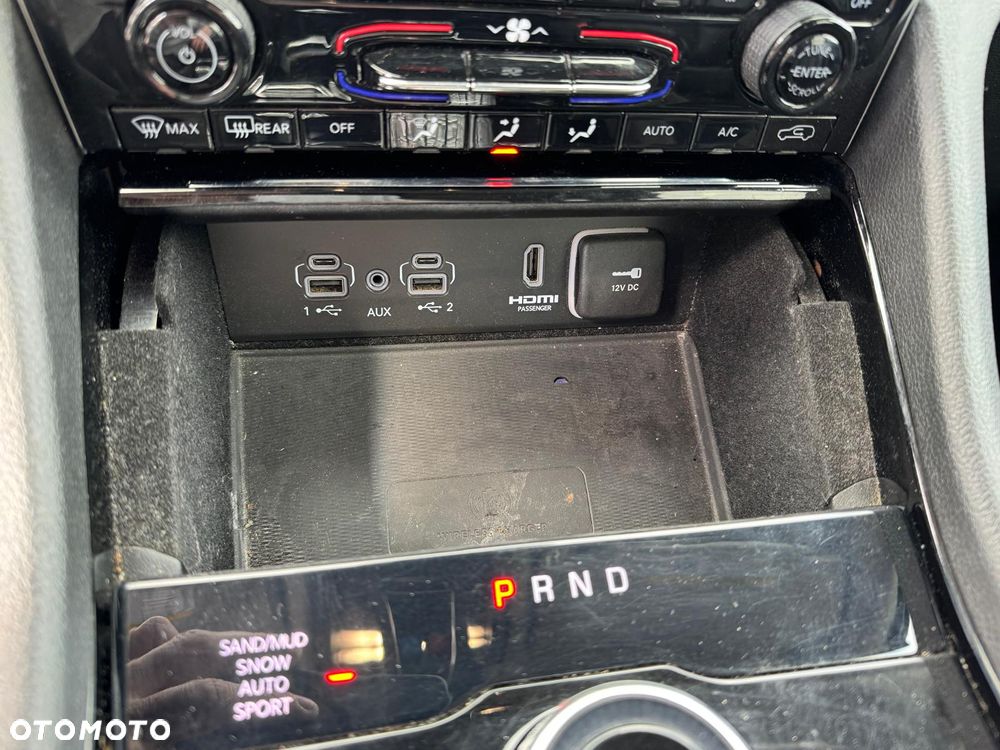 Jeep Grand Cherokee - 19