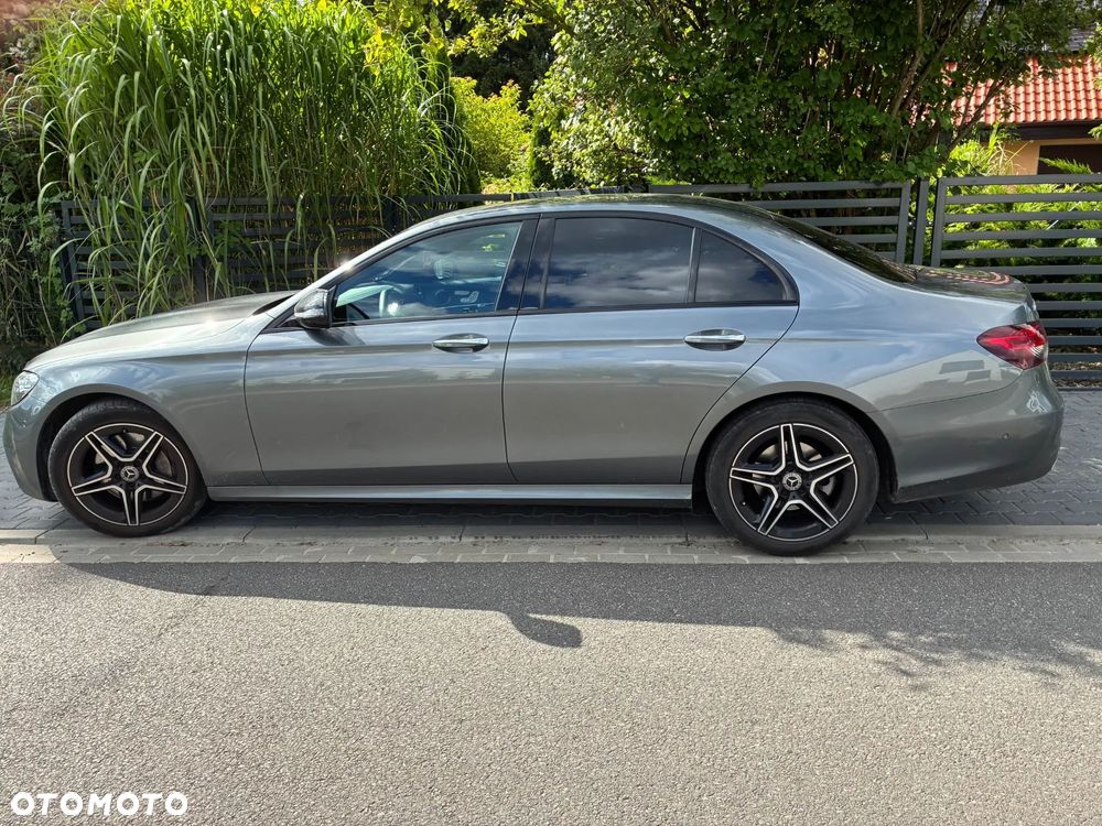 Mercedes-Benz E-Class 2022 photo 3