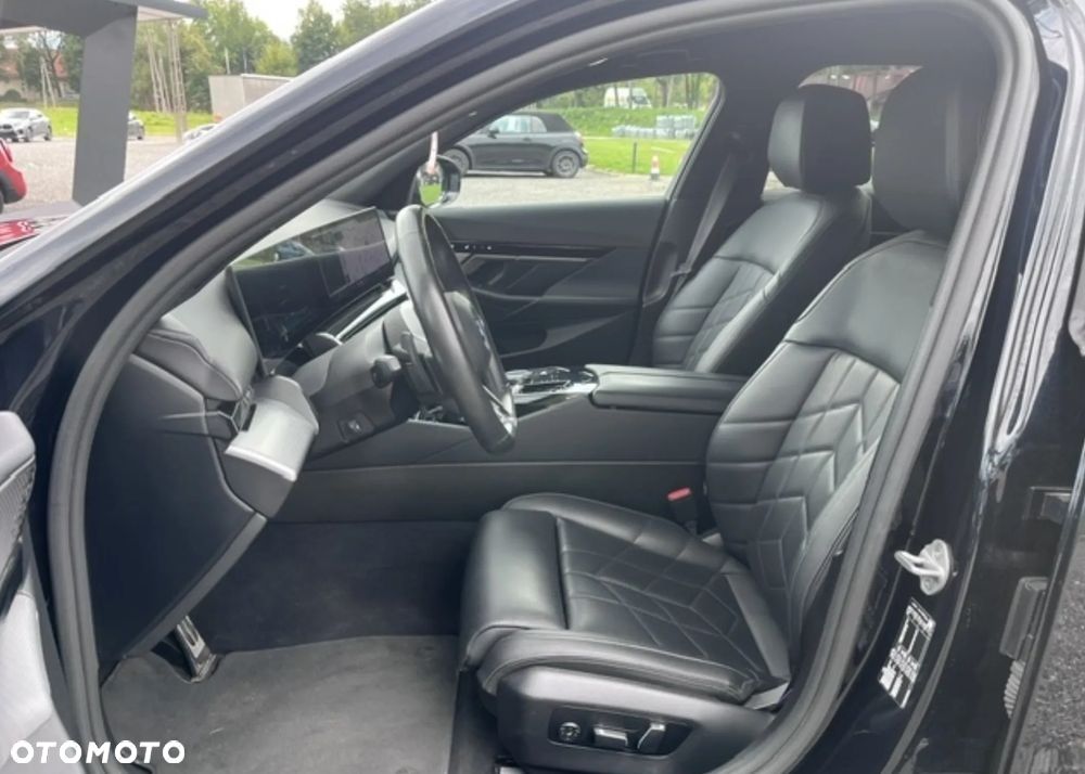 BMW Seria 5 520i M Sport Edition - 12