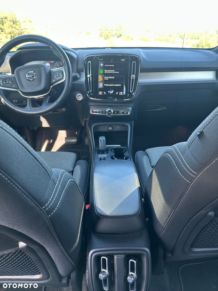 Volvo XC 40 T3 Momentum Pro - 12