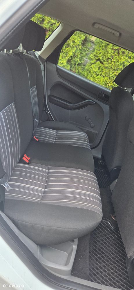 Ford Focus 1.6 TDCi Ambiente - 10