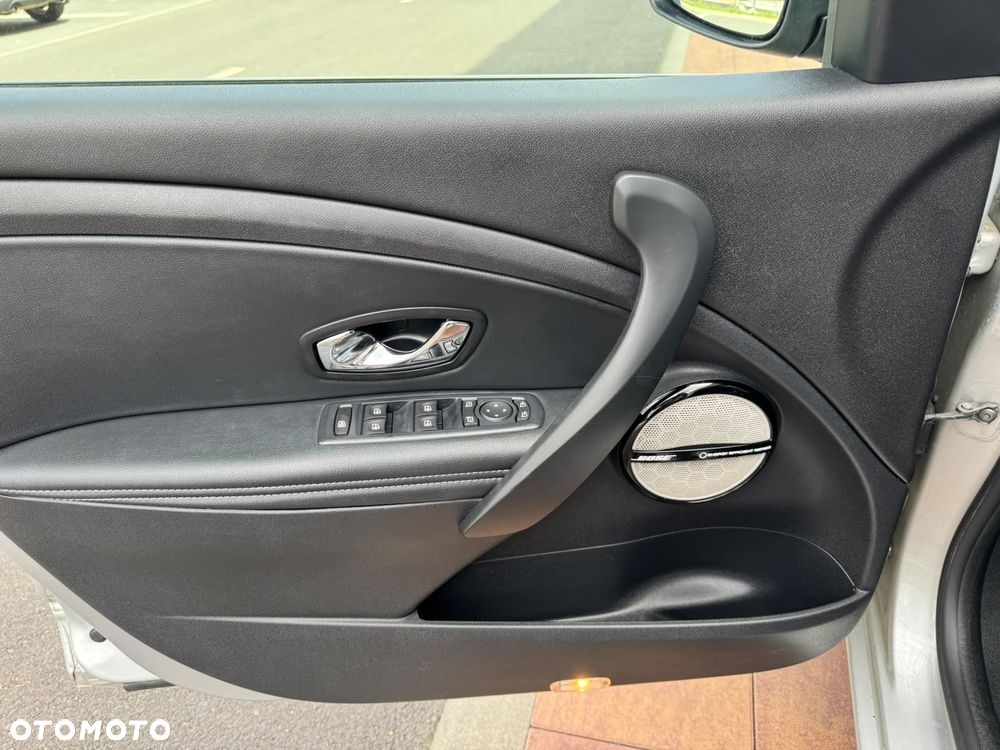Renault Megane ENERGY TCe 130 BOSE EDITION - 24