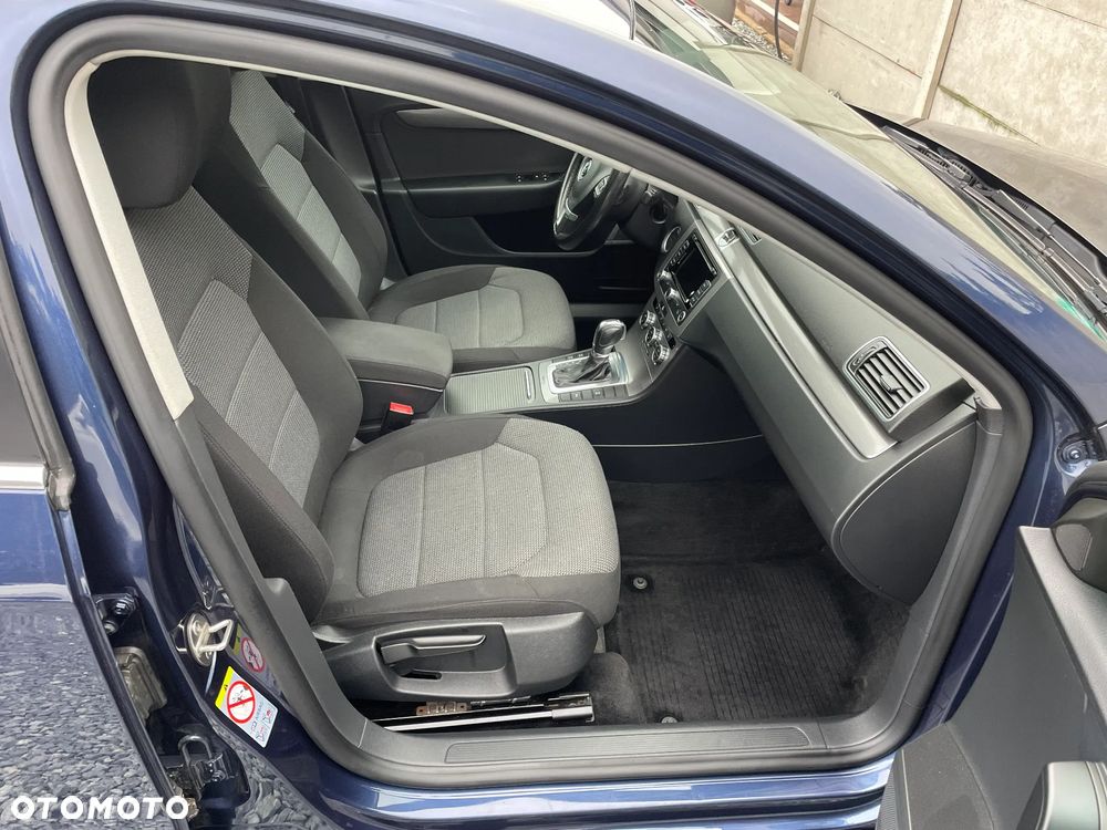 Volkswagen Passat - 23