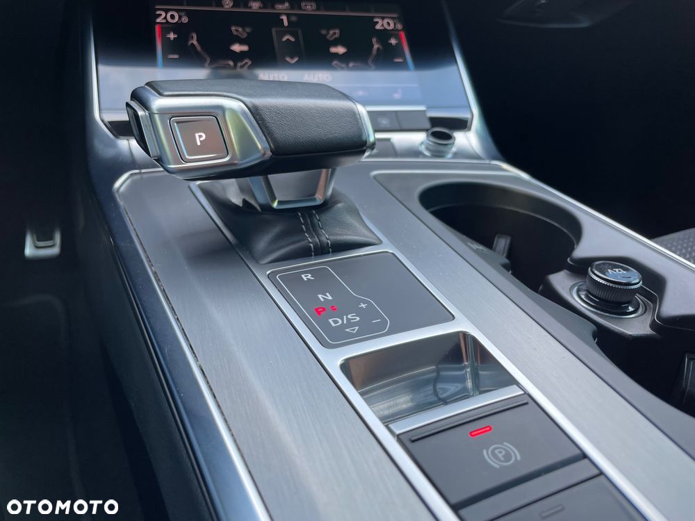 Audi A6 Avant 40 TDI quattro S tronic S line - 23