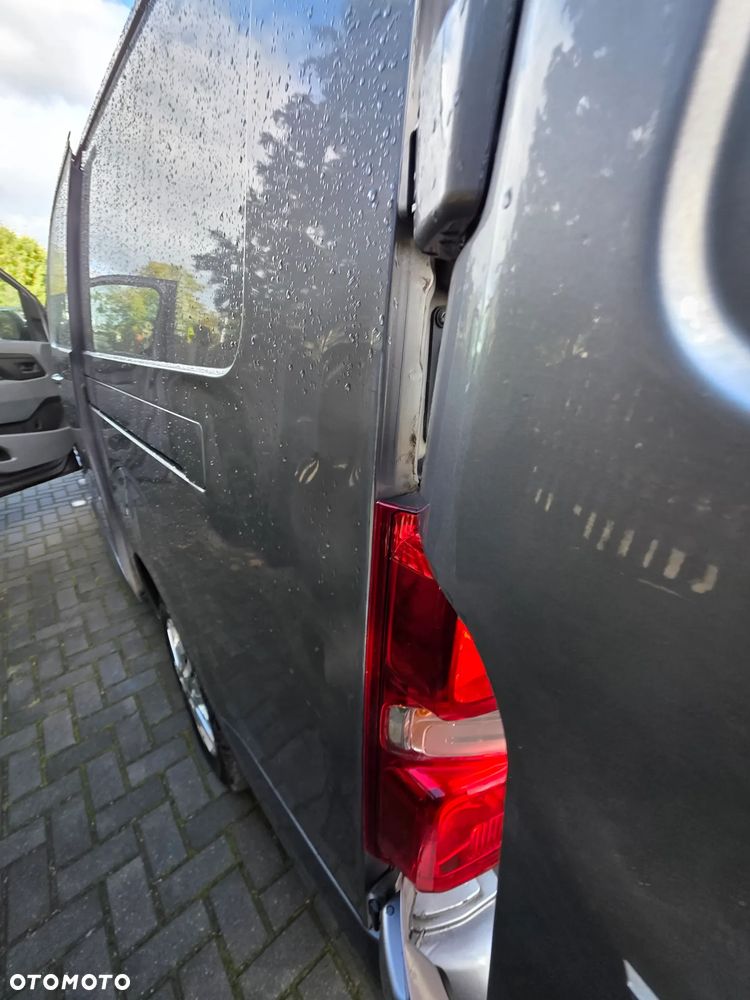 Opel Vivaro - 24