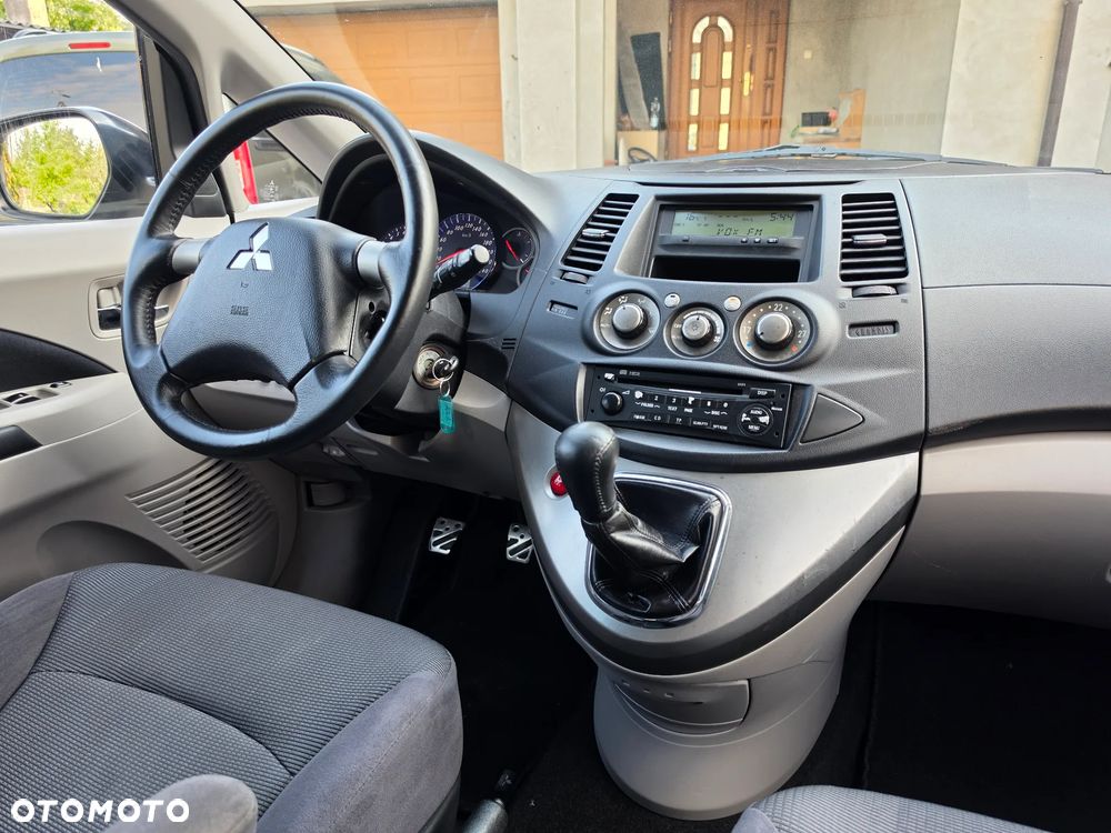 Mitsubishi Grandis - 27