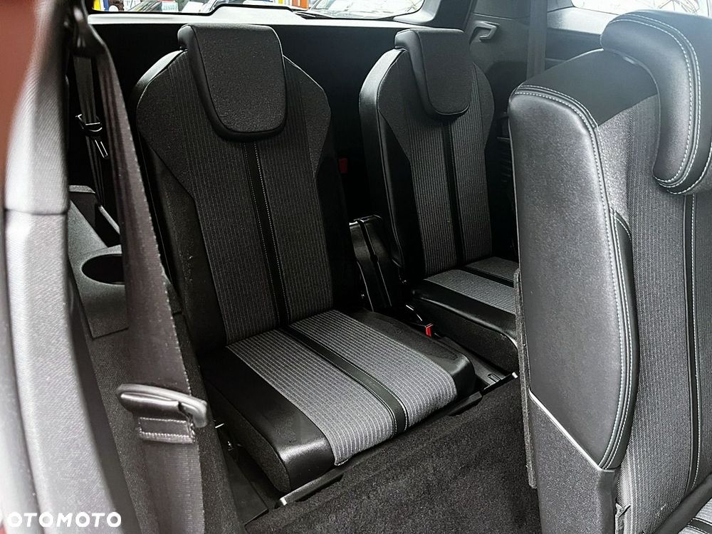 Peugeot 5008 - 19