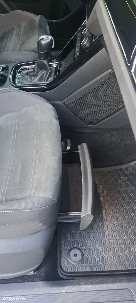 Volkswagen Touran 2.0 TDI BMT Highline DSG - 36