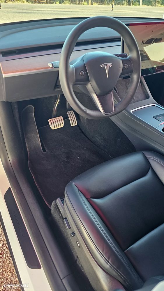 Tesla Model Y Performance Dual Motor AWD - 11
