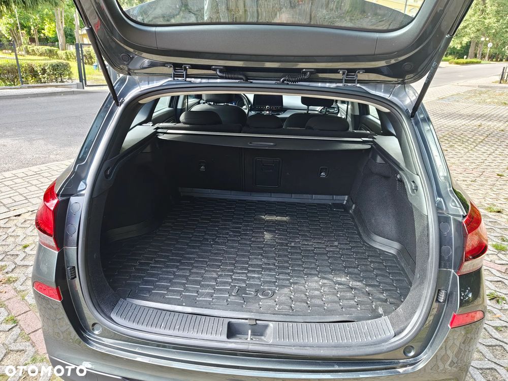 Hyundai i30 1.6 D Comfort DCT - 11