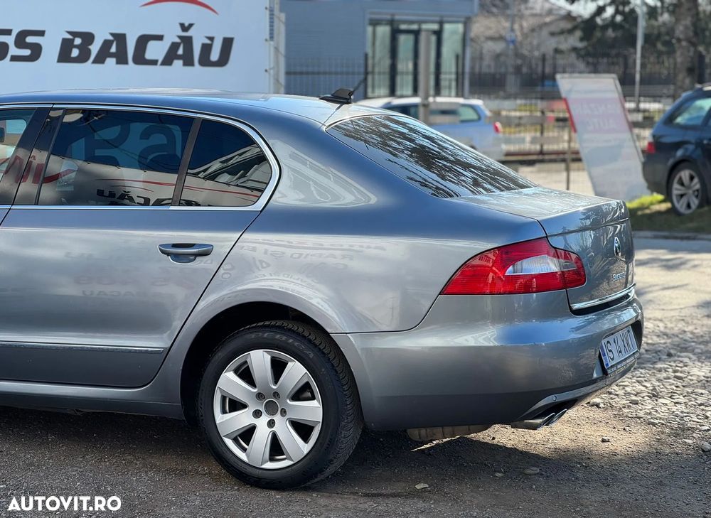 Skoda Superb 2.0 TDI Ambition DSG - 17