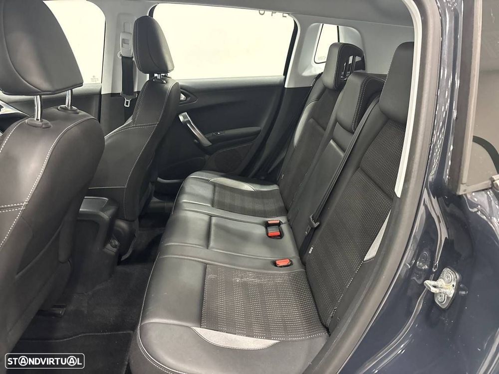 Peugeot 2008 1.2 PureTech Allure - 10