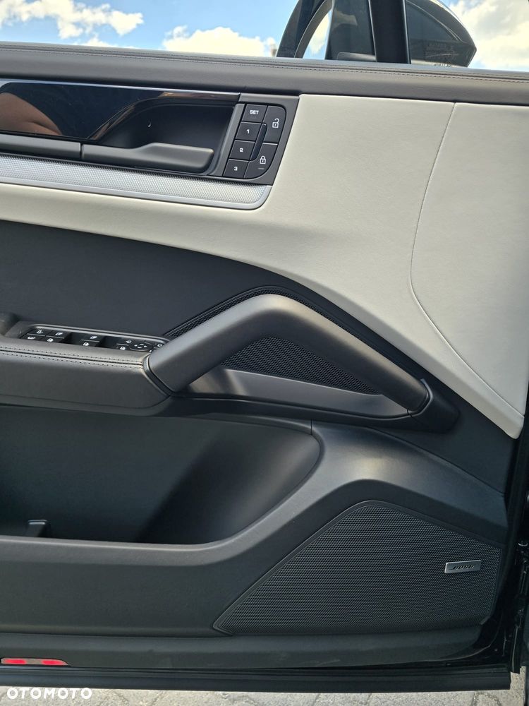 Porsche Cayenne S E-Hybrid PHEV - 31