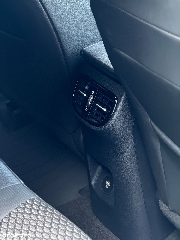 Kia XCeed 1.5 T-GDI Business Line DCT - 17