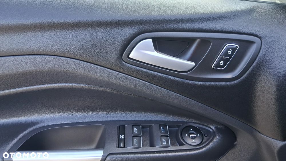 Ford Kuga 2.0 TDCi 4WD Titanium - 25