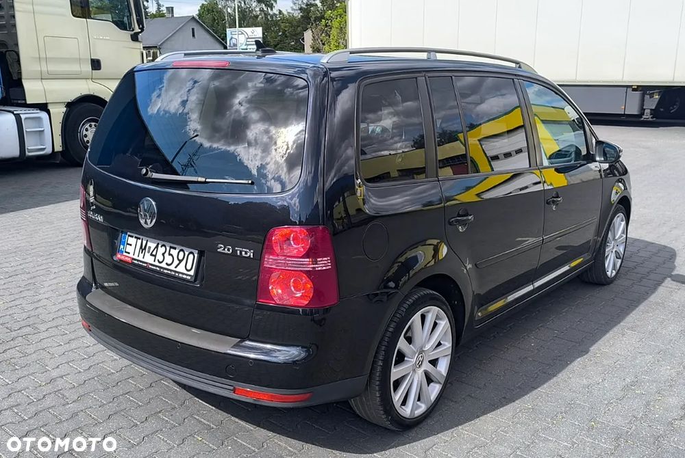 Volkswagen Touran 2.0 TDI DPF Highline - 8