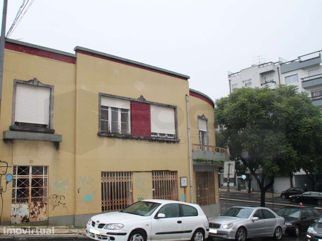 Terreno para construção em altura / Prédio devoluto - São João da M... - Grande imagem: 5/11